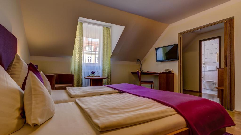 Hotel Restaurant Weihenstephaner Stuben 란츠후트 객실 사진